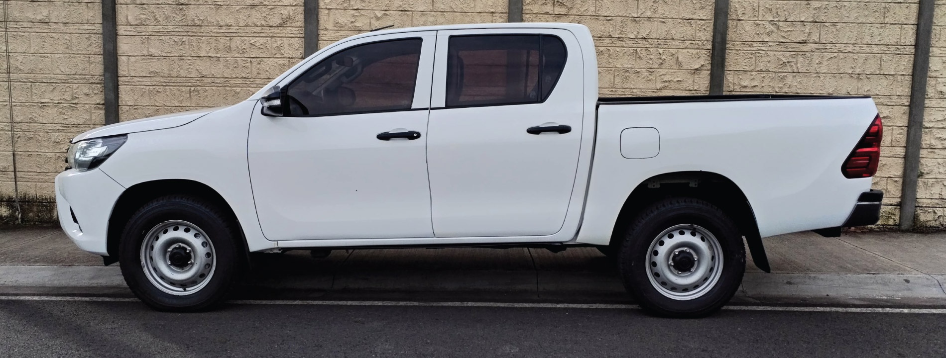 Toyota Hilux DC 2022