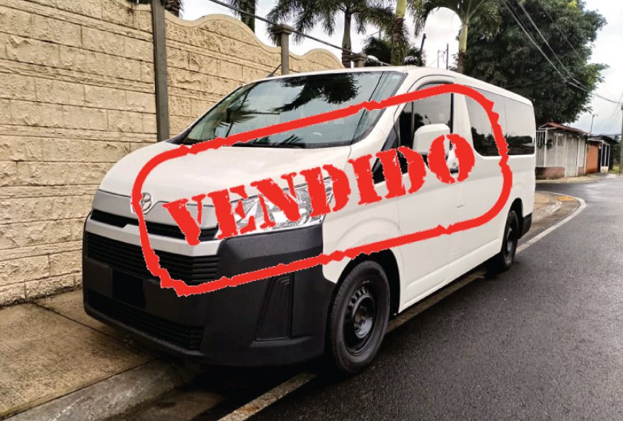 Toyota Hiace Techo Bajo 2023
